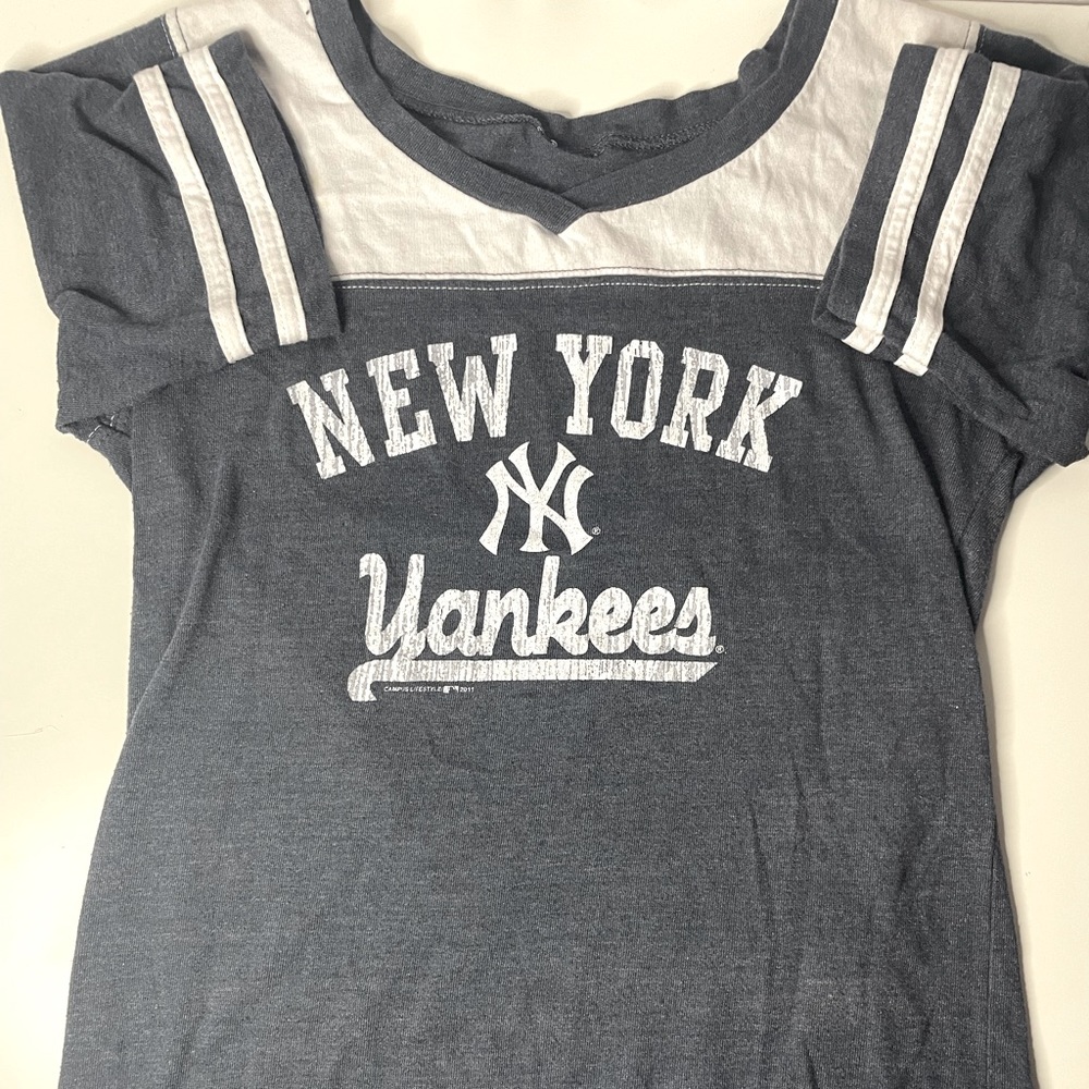 New York Yankees Tee: Blue and White